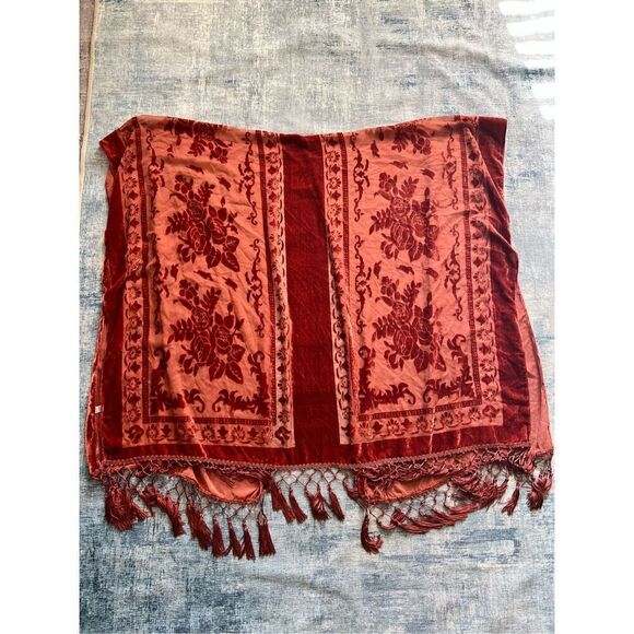 NWT! MTN GRL Wyoming Velvet Mesh Tapestry Tassel Kimono in Rust One Size - Picture 4 of 12